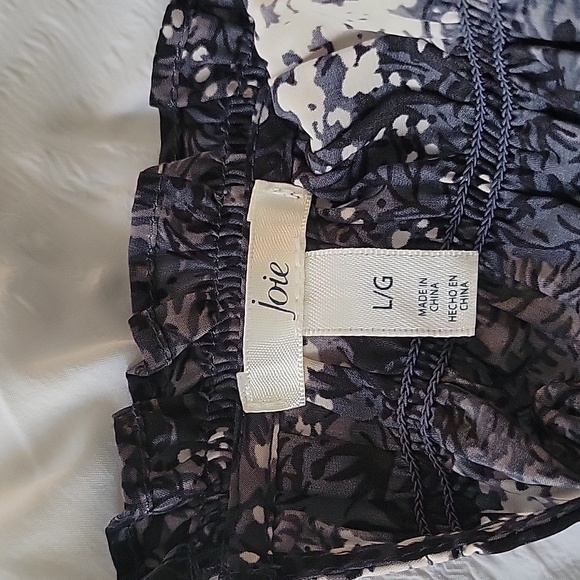 Womans blouse - Picture 3 of 3